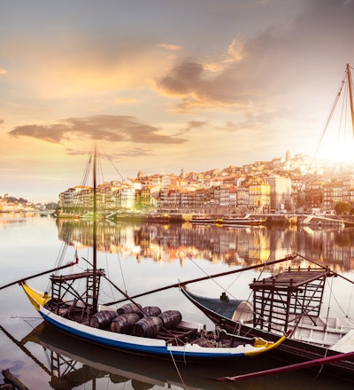 Porto utsikt från floden Douro, Portugal.