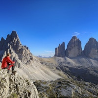 De tre pinnaclesna (Drei Zinnen) är tre toppmöten i de östra Dolomiterna