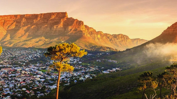 Panoramautsikt över Kapstaden, Table Mountain och Lions Head i Sydafrika
