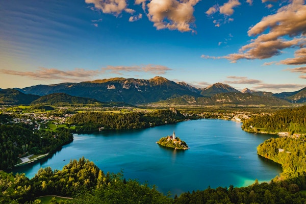 Panoramautsikt över sjön Bled