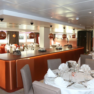 Restaurangen ombord på kryssningsfartyget MS Loire Princess