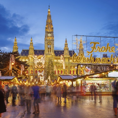 Rathaus och julmarknad i Wien, Österrike