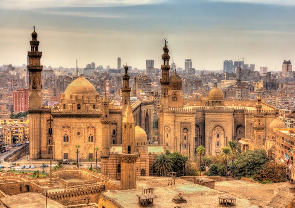 Sikt av moskéerna av Sultan Hassan och Al-Rifai i Kairo - Egypten