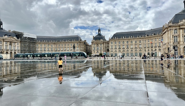 Vattenspegeln i Bordeaux