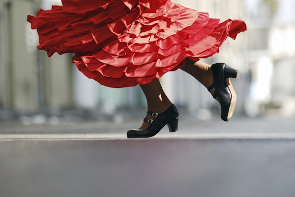 Kvinna som dansar Flamenco.