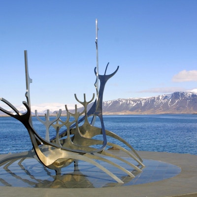Solfari (Sun Farer) skulptur i Reykjavik hamn