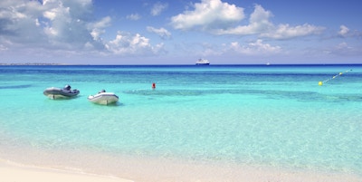 Illetas illetes tropisk strand i Medelhavet med turkosfärg ett verkligt paradis ön Formentera