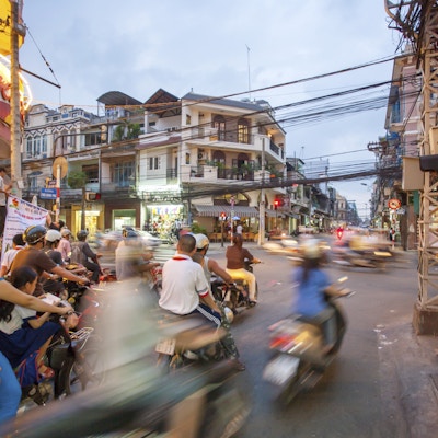 Gatascen med mopeder i Ho Chi Minh-staden